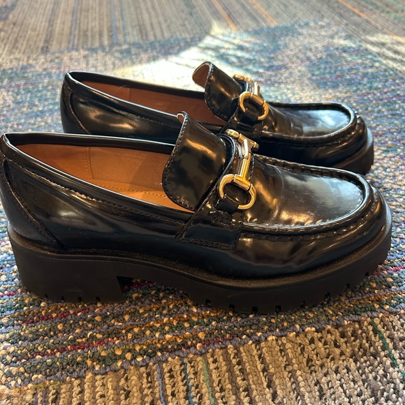 Nine West Platfor Black Loafers with Gold Detail - excellent condition!! - Picture 1 of 10